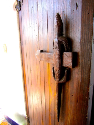 African doorlatch